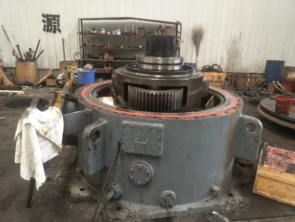 华电榆横600MW机组ZGM113减速机维修